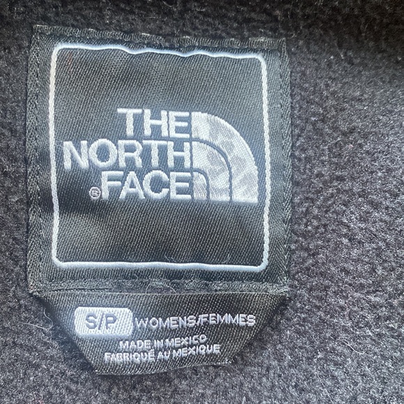 The North Face, Women Sweater, Size S/P, Black Color. - Picture 6 of 9